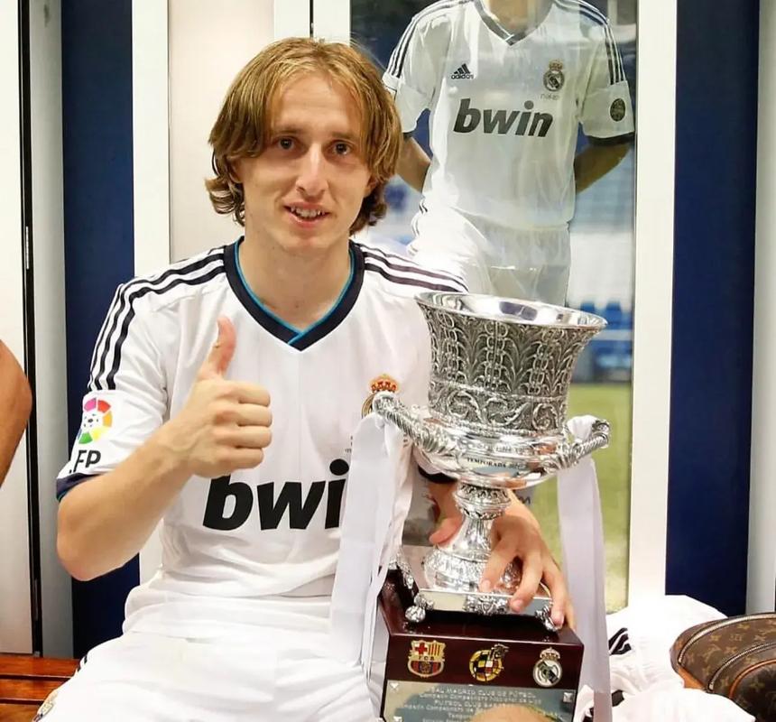 40岁仍不断挑战极限 C罗生日快乐！