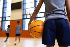 詹皇26+10迎里程碑！东契奇36+7胜灰熊，轰26+5，化身詹东的克莱